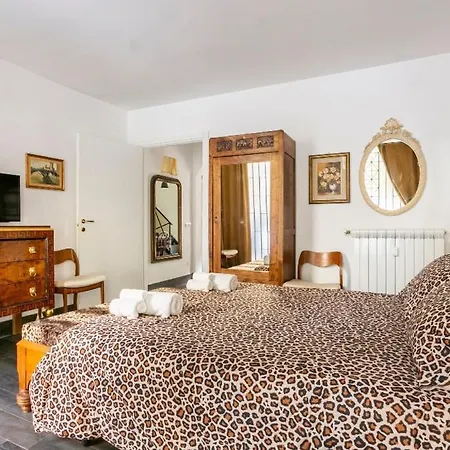 Ave Cesare Apartment Rome